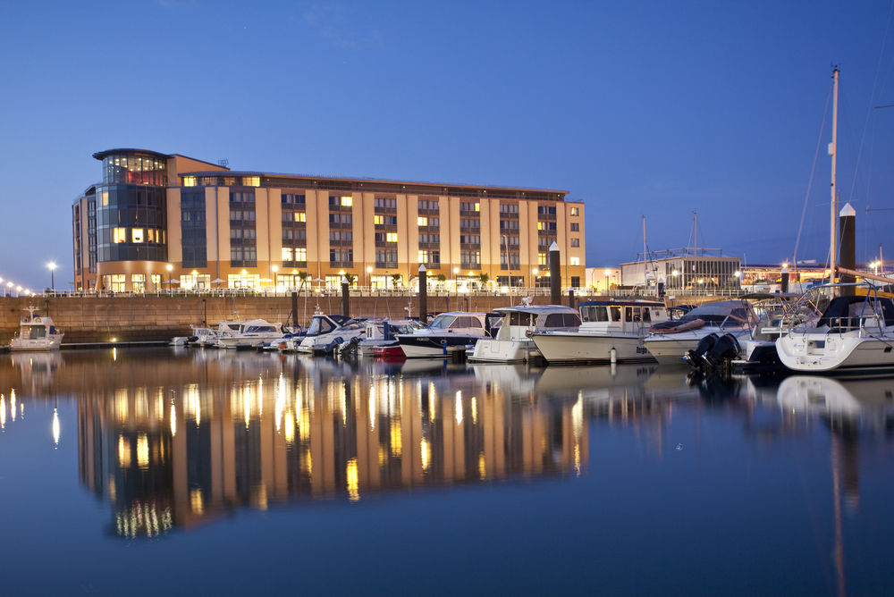 Radisson Blu Waterfront Hotel Jersey image 1